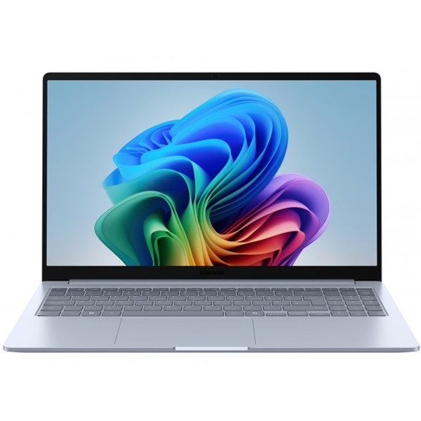 lo que hace que cada presentación o película sea una experiencia visual envolvente. La memoria RAM de 16GB permite realizar múltiples tareas sin esfuerzo